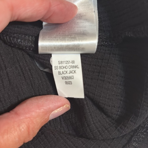 Old Navy puff sleeve peplum top. black.  size medium - Picture 5 of 6